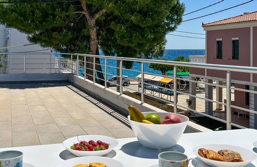Psaropouli House | Beach front home in Vasilika Evia
