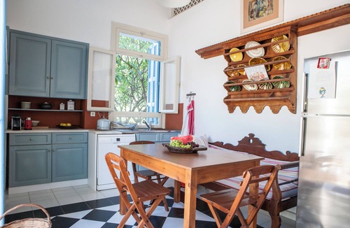 Ixia Villa | Beachfront, Pool, Chic- Live in Style: Pyrgo Villa
