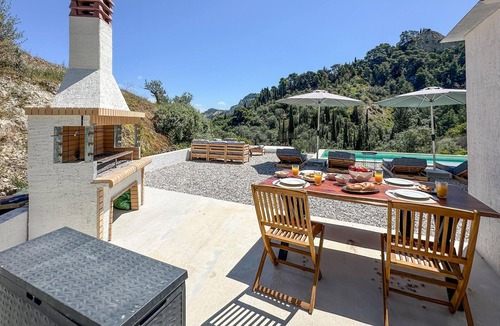 Evrostina House | Beautiful home in Xylokastro with house sea view