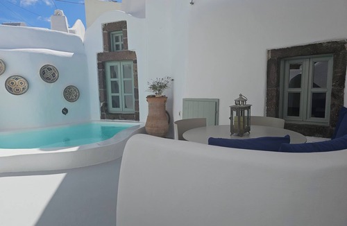Megalochori House | Beautifully Restored Traditional Village House 'Alba Lily'