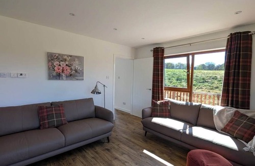 Kiltarlity Ski Chalet | Beech Lodge | Hot Tub Retreat near Loch Ness