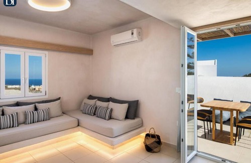 Karterados Apartment | BH590 - C - Suite Santorini