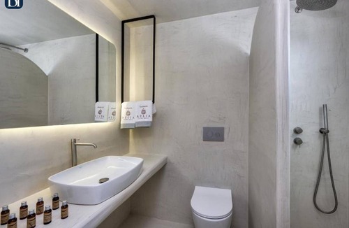 Karterados Apartment | BH590 - C - Suite Santorini