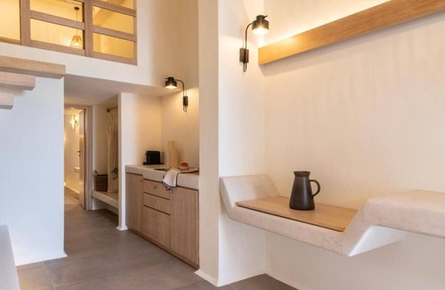 Vothon Apartment | BH925 - C - Suite Santorini