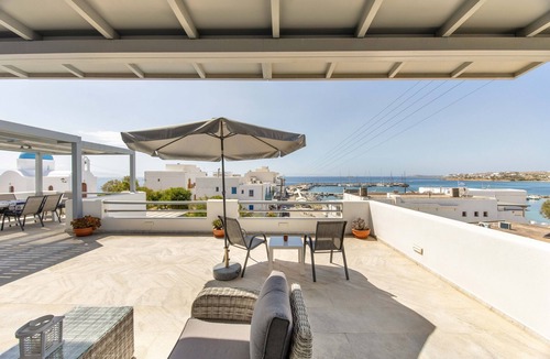 Piso Livadi Apartment | Big Blue holiday apartment 150m2 Family sized .