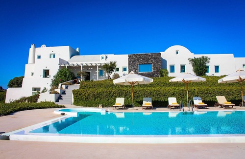 Akrotiri Villa | Black Rock