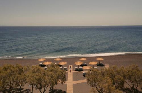 Perissa Hotel | Black Rose Beach Suites