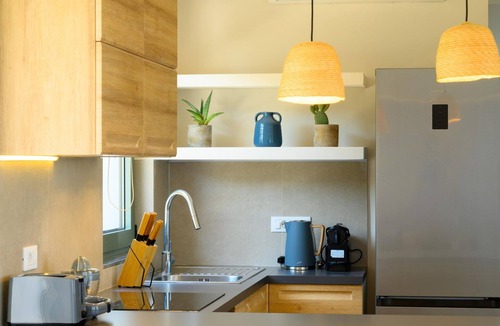 Agios Nikolaos House | Branch Suite w Shared Pool by Roots Suites