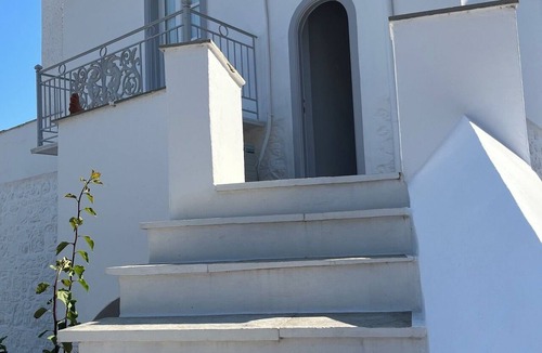 Hydra House | BRIGITTE GUESTHOUSE