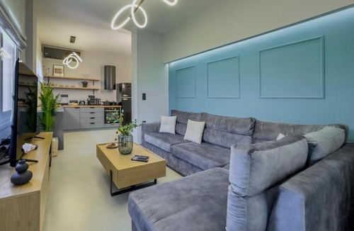 Filopappou Apartment | Callisto Family Apartment for 6 near Acropolis & Philopappou