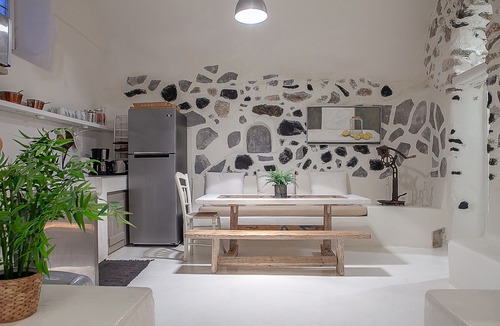 Emporio Villa | Canava Emporio, Lovingly restored winery built