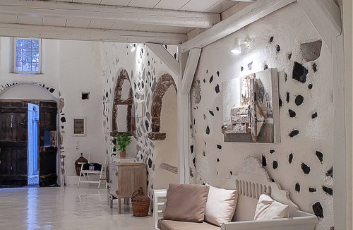Emporio Villa | Canava Emporio, Lovingly restored winery built