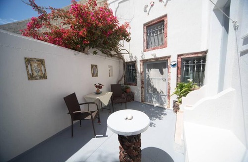 Fira Apartment | Cave House by Hotel Thira