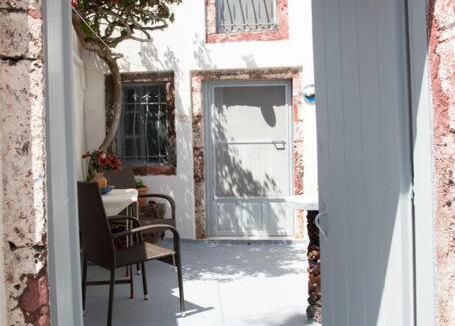 Fira Apartment | Cave House by Hotel Thira