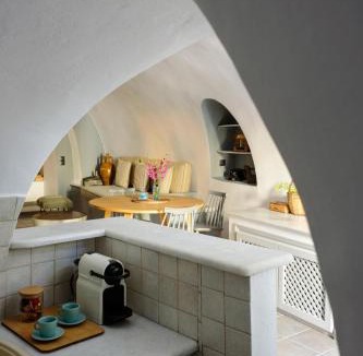 Finikia House | Cave house mARTrona