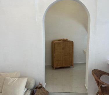 Messaria Apartment | Cave Noelia