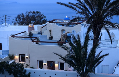Imerovigli Apartment | Central Home in Imerovigli