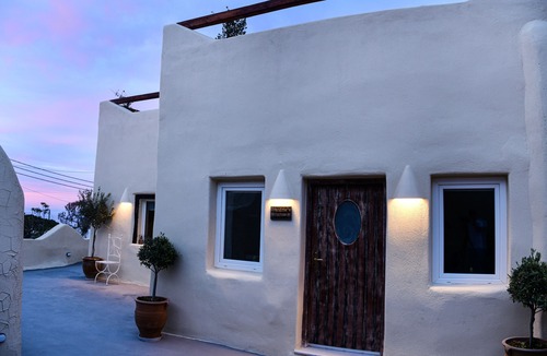 Imerovigli Apartment | Central Home in Imerovigli
