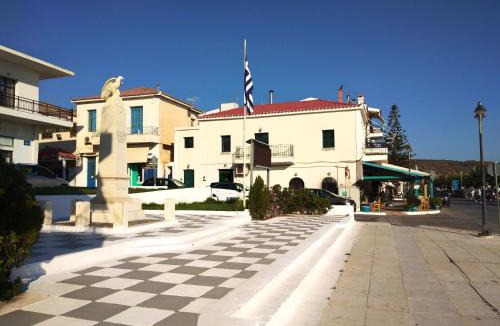 Neapoli House | Characterful 2-Bed Home in Peaceful Town Near Agios Nikolaos