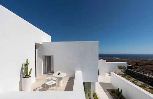 Oia Villa | Charisma Estate by Fantasia Villas