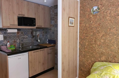 Glyfada Apartment | Charming 1-bedroom apartment with WiFi and AC in lovely Glifada
