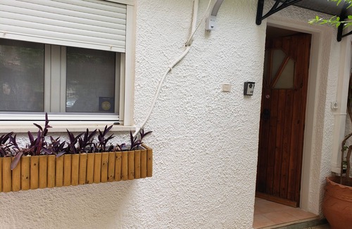 Glyfada Apartment | Charming 1-bedroom apartment with WiFi and AC in lovely Glifada