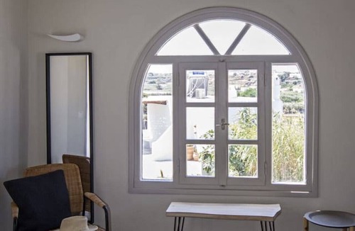 Mykonos Town Villa | Charming Private Greek Heritage Retreat (Tavros)
