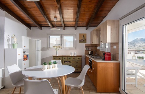 Heraklion Apartment | Chic 1-bedroom apartment with WiFi, AC in awesome Heraklion