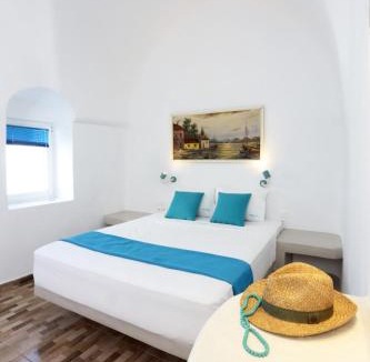 Vothon House | Church and Cave - Santorini Private Residences