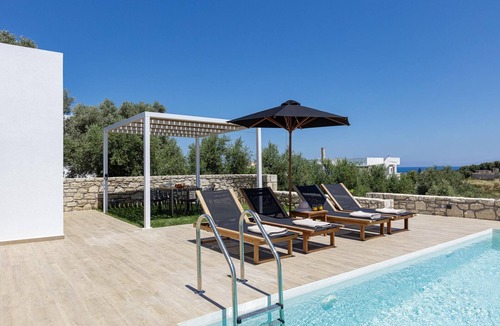 Sfakaki Villa | Contemporary 2 Bedroom Villa in Sfakaki - Private Pool, Sea Views (accessible for limited mobility)