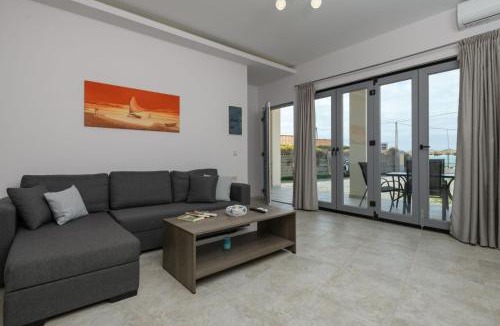 Kokinos Pirgos Apartment | Coral Sea Apartment