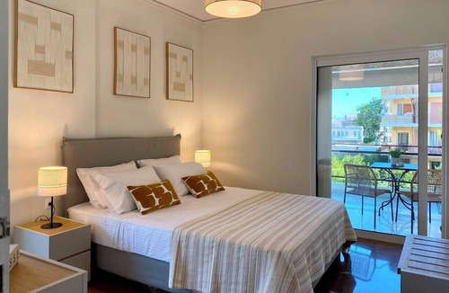 Varkiza Apartment | Cosy apartment In the heart of Varkiza 100 meters from the Sea and all Shop area