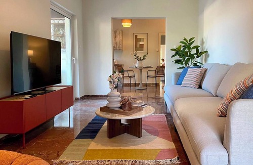 Varkiza Apartment | Cosy apartment In the heart of Varkiza 100 meters from the Sea and all Shop area