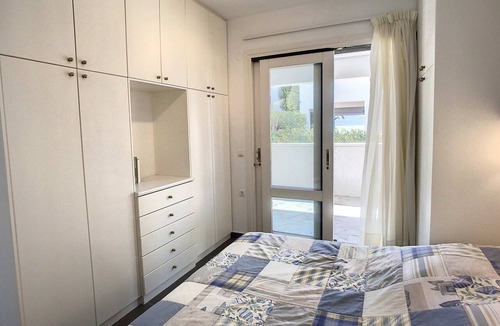 Plepi Apartment | Cosy Garden Flat, Beach, Pool – Mountain View, Private Pool, Air Conditioning