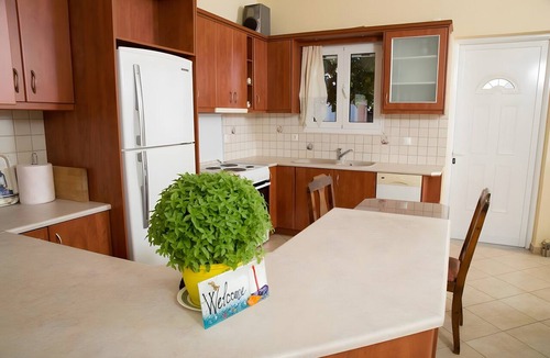 Kymi-Aliveri House | Country House 'Evoia Village House' with Mountain View, Wi-Fi and Air Conditioning