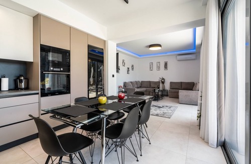 Archangelos Villa | Country House 'Mb Luxury' with Mountain View, Wi-Fi and Air Conditioning