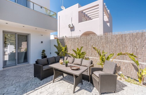 Archangelos Villa | Country House 'Mb Luxury' with Mountain View, Wi-Fi and Air Conditioning