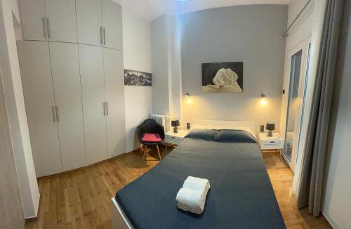 Ilisia Apartment | Cozy flat in Hilton, central Athens, 3' metro, VFM!