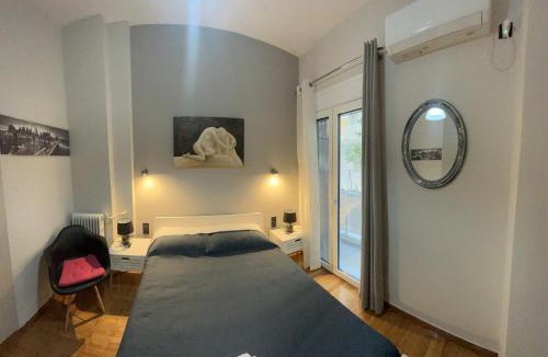 Ilisia Apartment | Cozy flat in Hilton, central Athens, 3' metro, VFM!