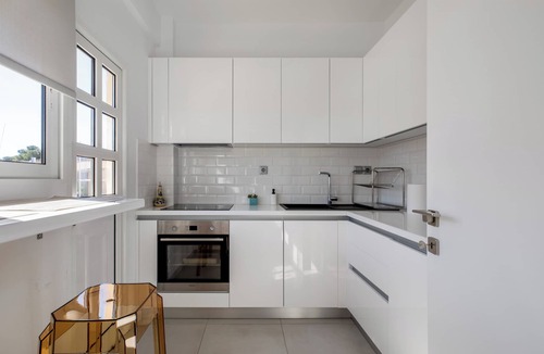 Vouliagmeni Apartment | Cozy One-Bedroom Vouliagmeni