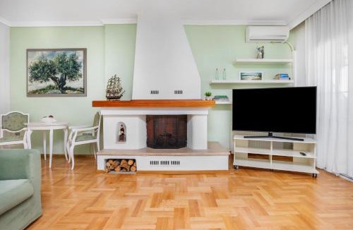 Kalamaria Apartment | Cozy Penthouse