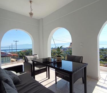 Petalidi Apartment | Cozy Seaside Home in Petalidi