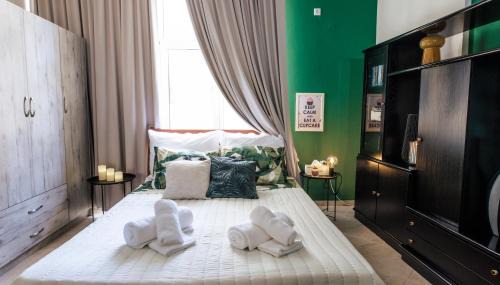 Kozani Apartment | Cozy studio Anastasia-spotless-quiet-Free private garage