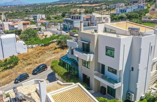 Violi Charaki House | Crethion | Private Pool, Jacuzzi, Gym & Games Room