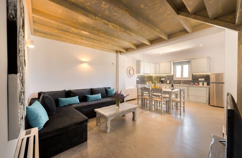 Messaria Apartment | Crystal Villas Santorini 1