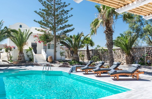 Kamari Villa | DAMMA BEACHFRONT LUXURY VILLA
