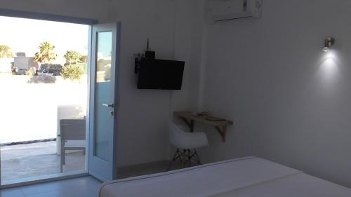 Perissa Hotel | Daylight Hotel