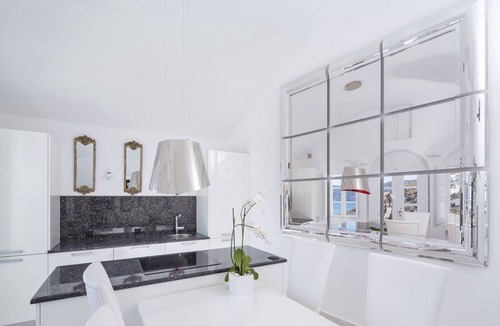 Oia Villa | Dazzling Santorini Villa | 3 Bedrooms | Villa Il Vento | Heated infinity pool |.