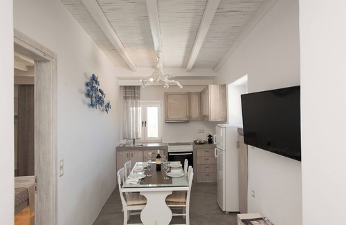 Xilokeratidi Apartment | Deluxe 2 Bedroom House with Private Outdoor Pool