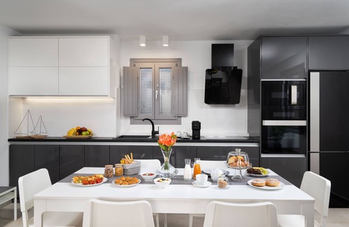 Exomytis Apartment | Deluxe With Outdoor Private Hot Tub & Beach Front, Aegean Melody Suites